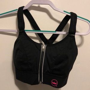 SheFit adjustable sports bra